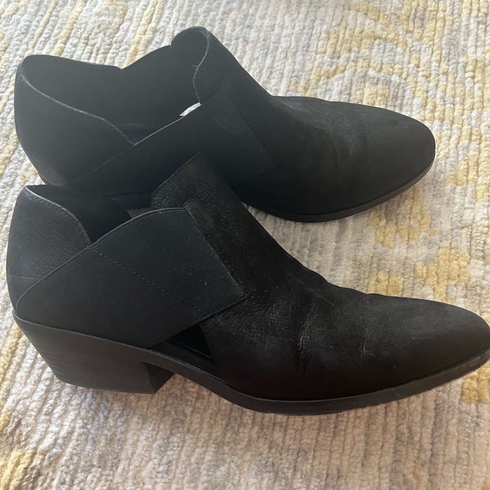 Eileen Fisher Wedge booties slip on black sandals size 8.5